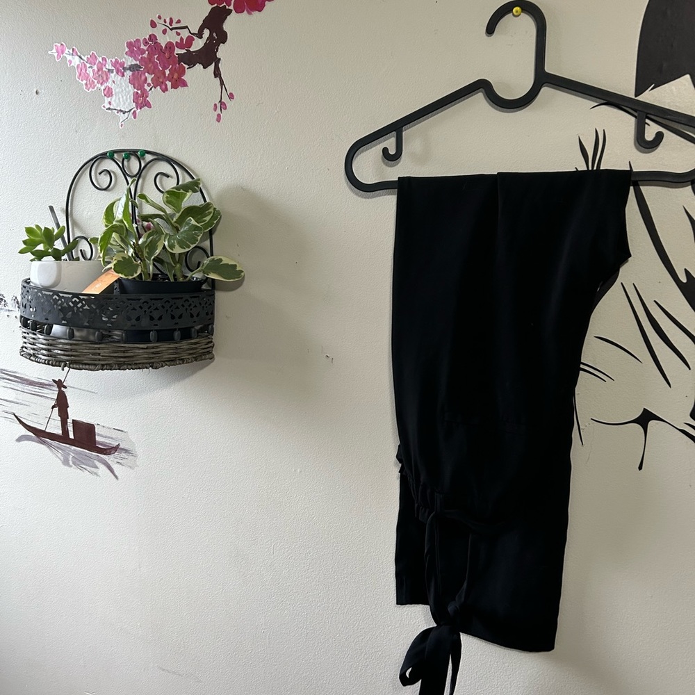 Black Elegant Dynamite Pants - Picture 15 of 15